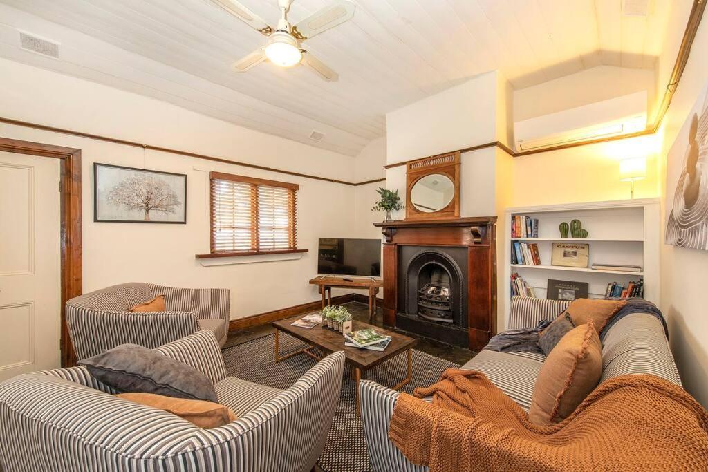 Willunga Cottage- Sleeps 6 Pool Экстерьер фото