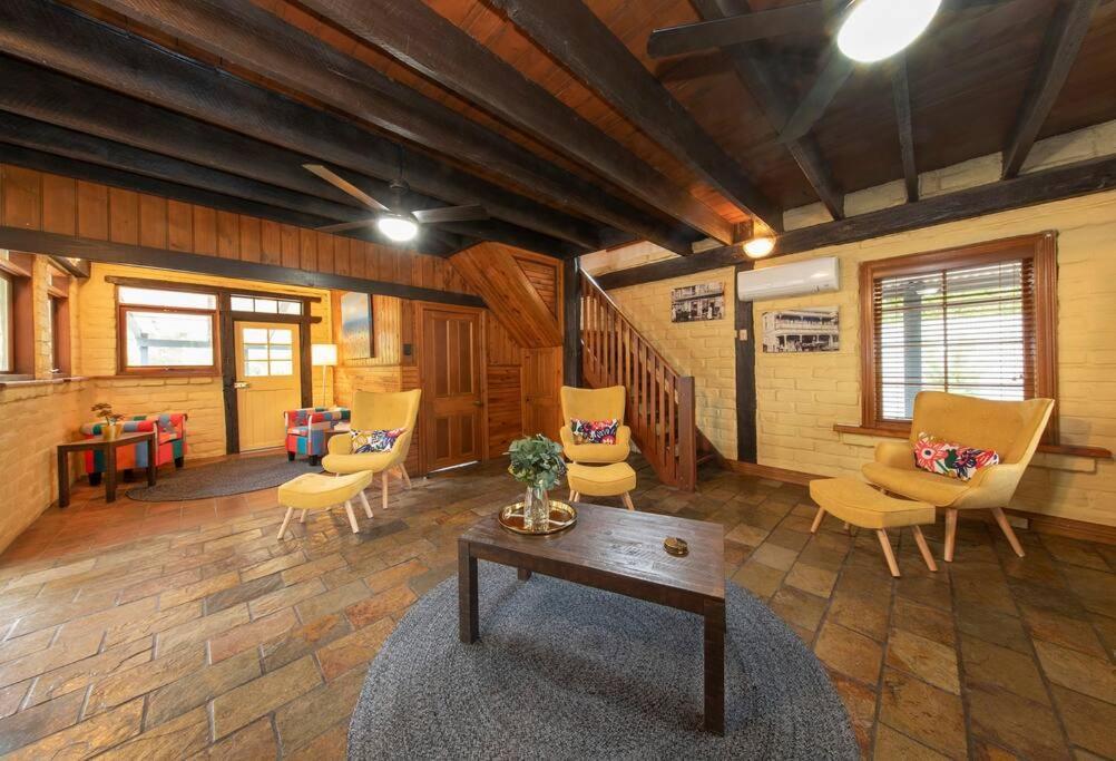 Willunga Cottage- Sleeps 6 Pool Экстерьер фото