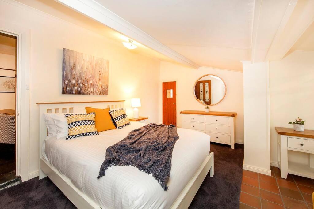 Willunga Cottage- Sleeps 6 Pool Экстерьер фото