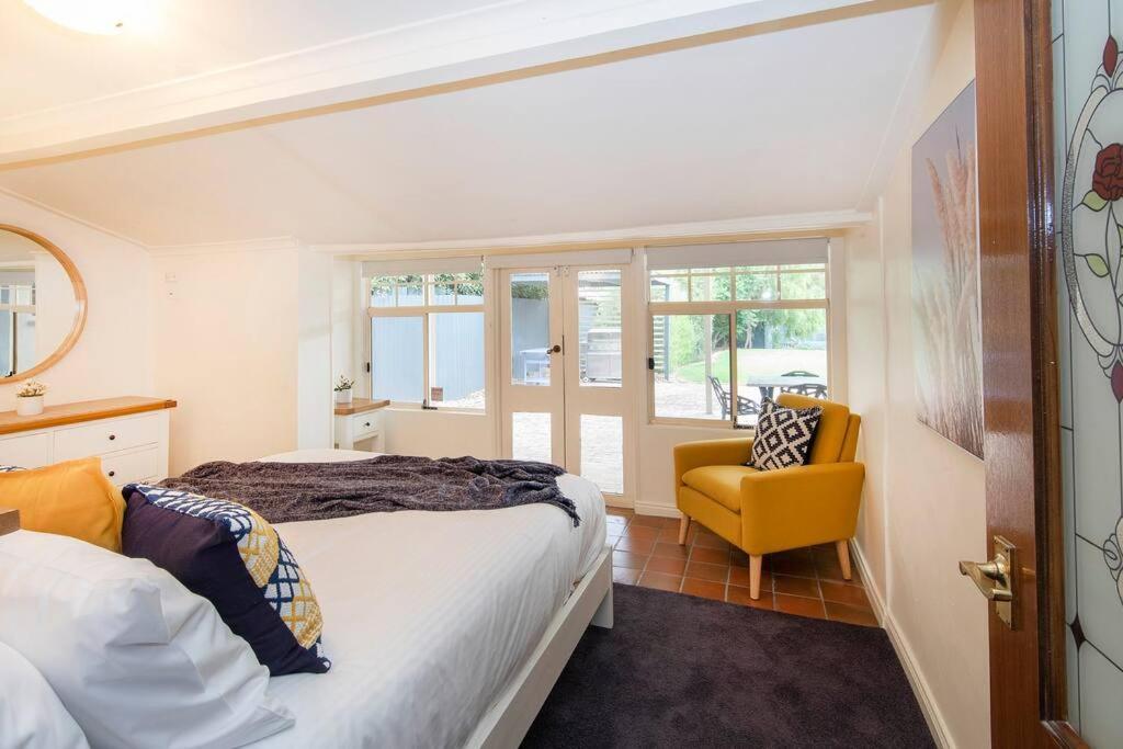 Willunga Cottage- Sleeps 6 Pool Экстерьер фото