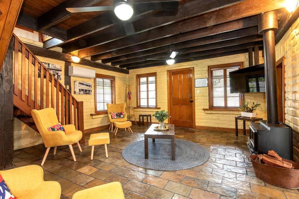 Willunga Cottage- Sleeps 6 Pool Экстерьер фото